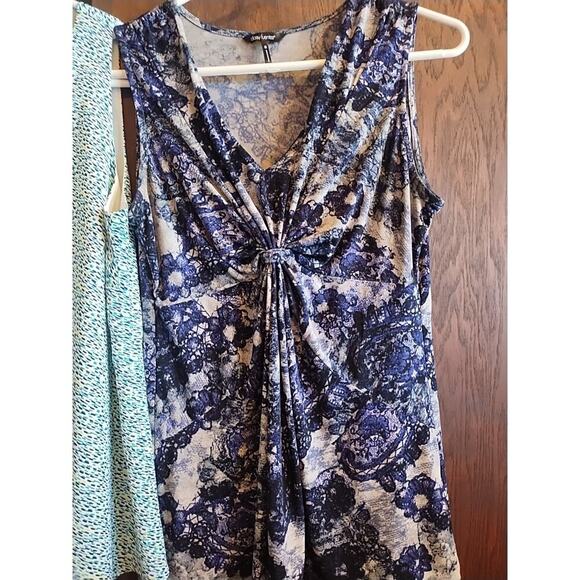 Lot of 2 blouse Tank Top Women's Small V-Neck Sleeveless Career Floral Abstract - Picture 2 of 11